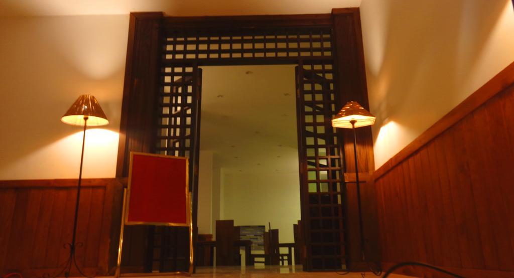 The Queensburry City Hotel Nuwara Eliya Bagian luar foto