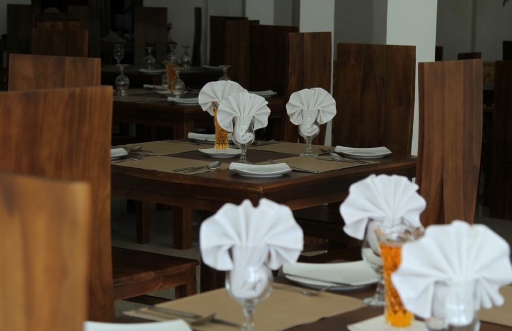 The Queensburry City Hotel Nuwara Eliya Bagian luar foto