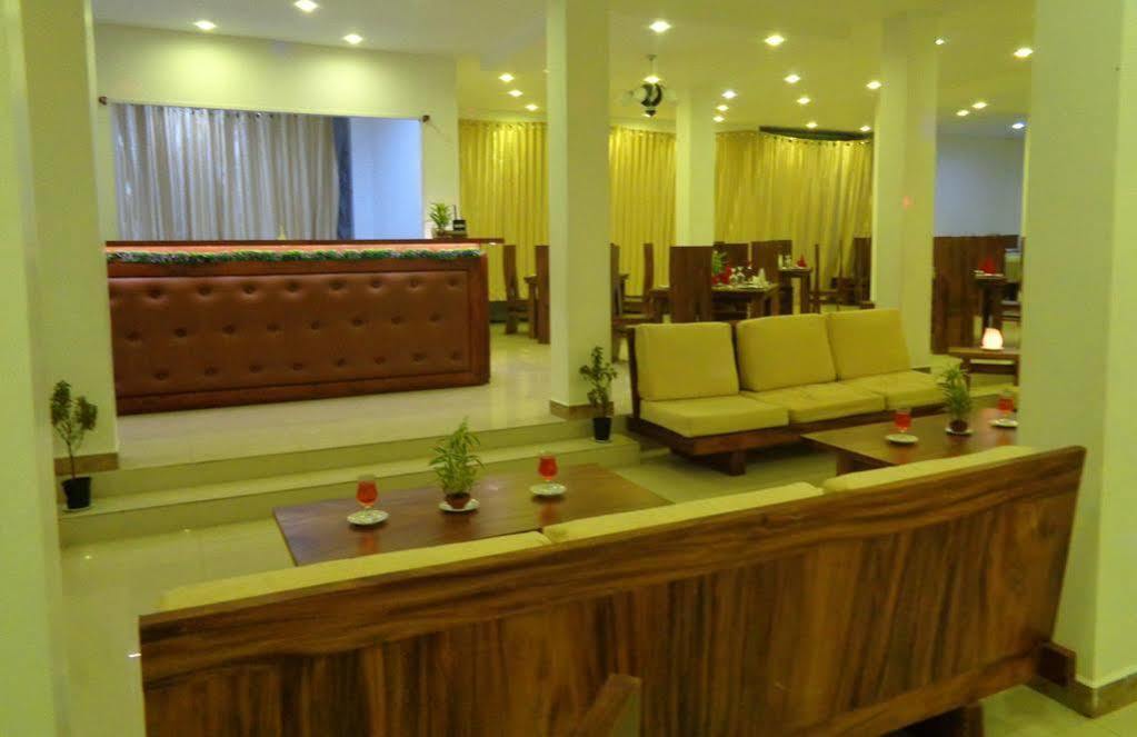 The Queensburry City Hotel Nuwara Eliya Bagian luar foto